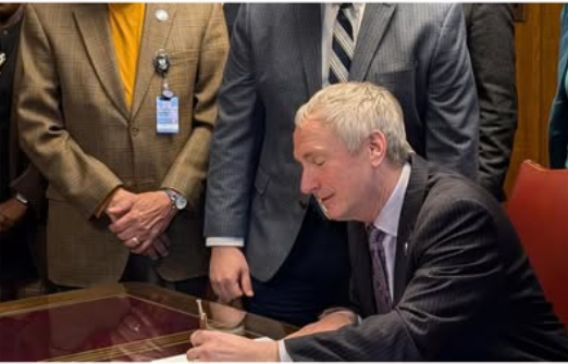 অভিবাসন ইস্যুতে বাফেলোর মেয়রের নির্বাহী আদেশ, আইসিকে সহায়তায় নিষেধাজ্ঞা